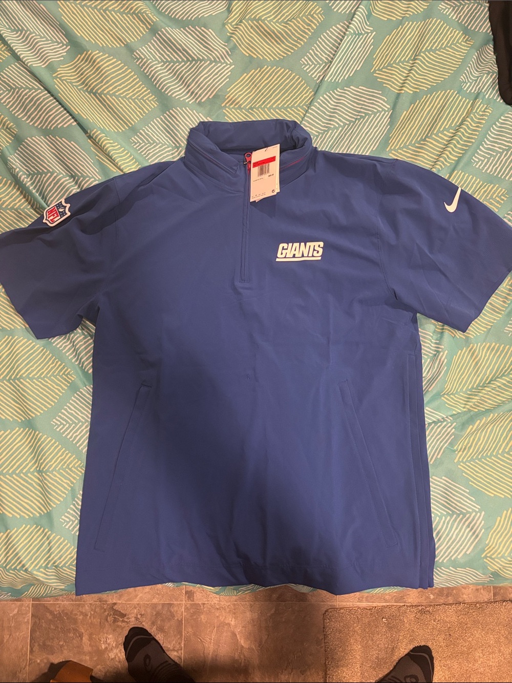 Nike Royal Blue New York Giants Short-Sleeve Quarter-Zip w/ hood